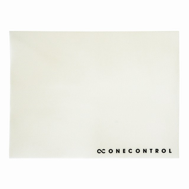 http://one-control.com/cdn/shop/products/Silicone-Effector-Mat-01.jpg?v=1637200358